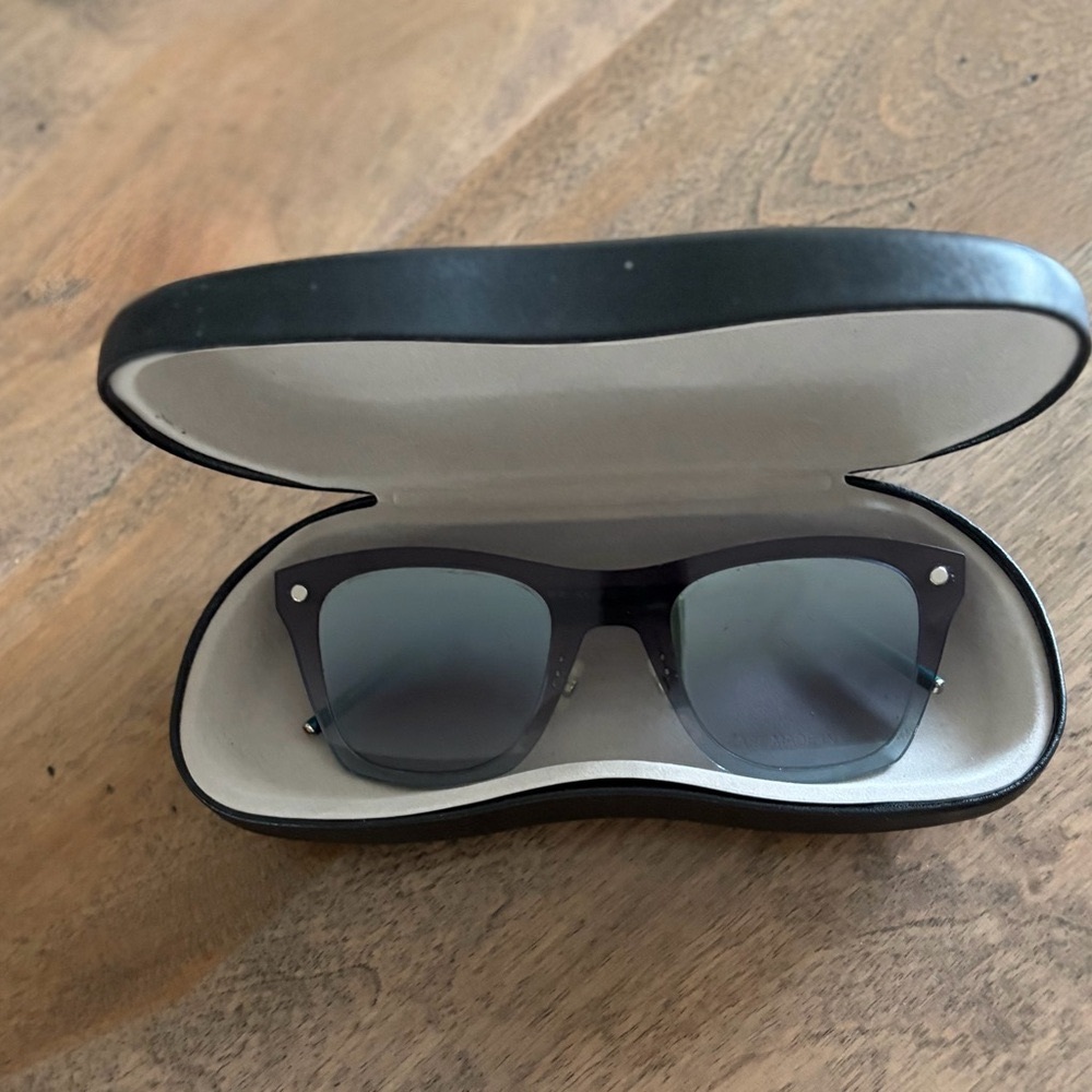 2/$50 MARC JACOBS UNISEX AUTHENTIC SUNGLASSES MARC 25/S